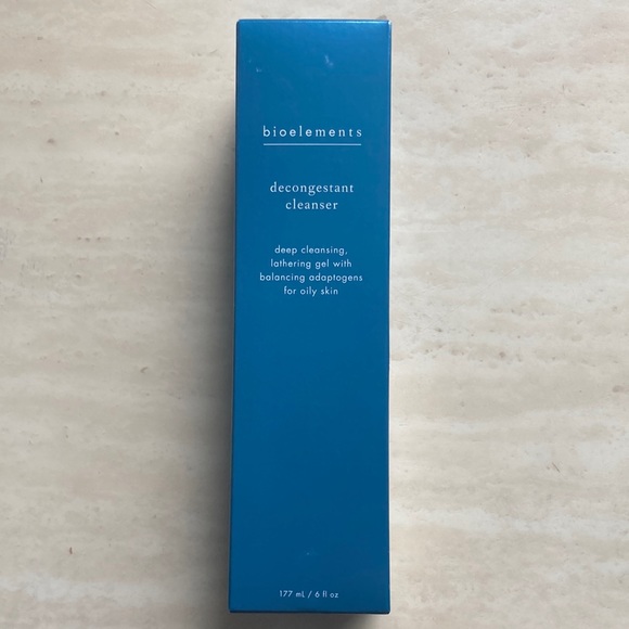 Bioelements decongestant cleanser - Picture 2 of 4